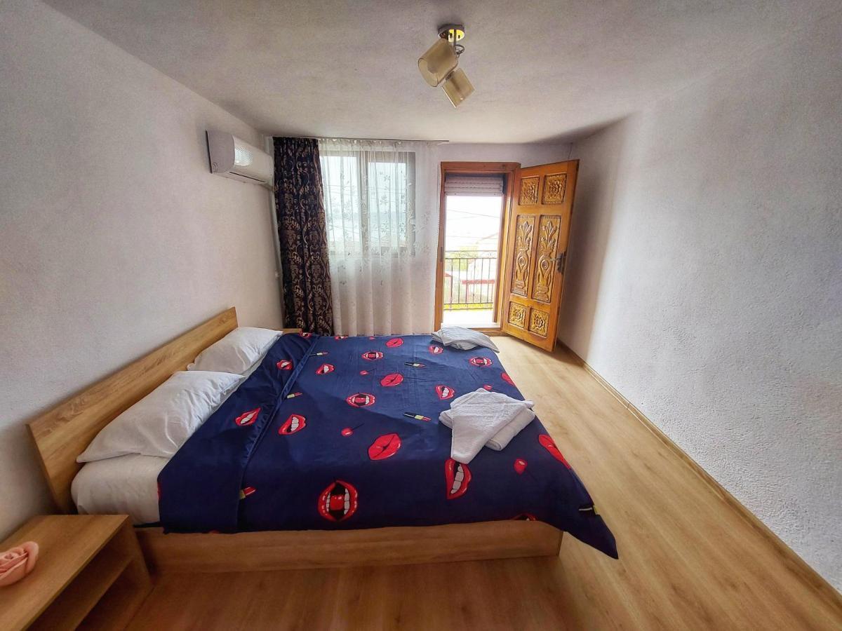 Casa De Vacanta Danube Moldova Noua Exteriör bild